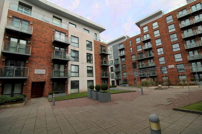1 Bedroom Flat To Rent In Longfield Centre, Prestwich, Manchester, M25