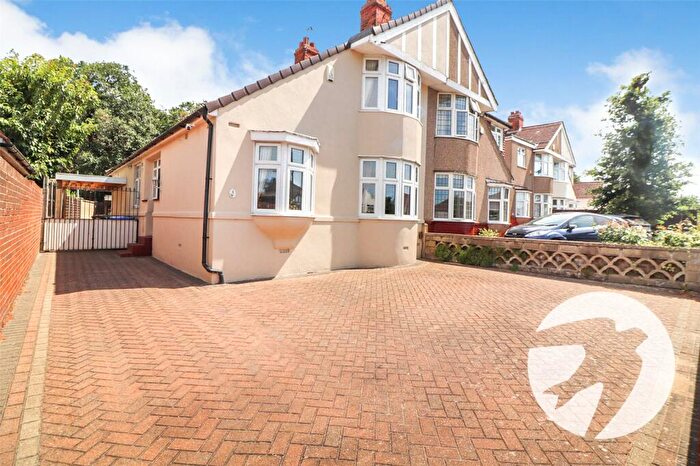3 Bedroom Semi-Detached House For Sale In Oakdene Avenue, Erith, DA8