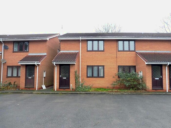 2 Bedroom Maisonette To Rent In All Saints Croft, Burton-On-Trent, DE14