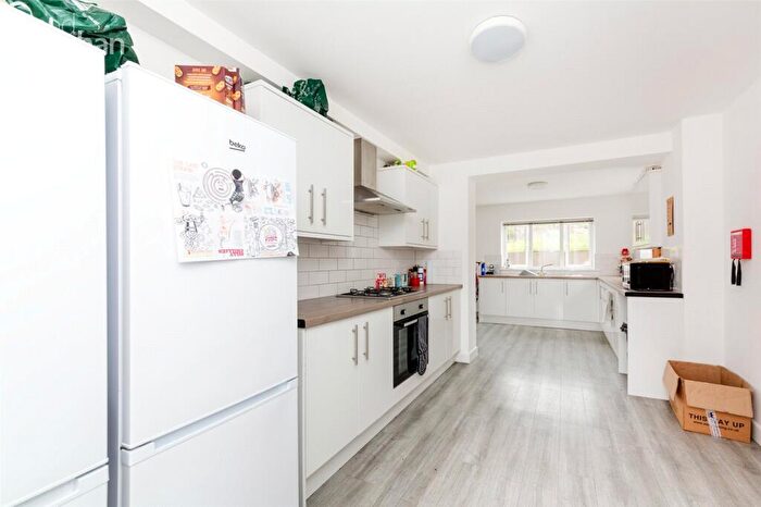 6 Bedroom Semi-Detached House To Rent In Fernhurst Crescent, Brighton, BN1