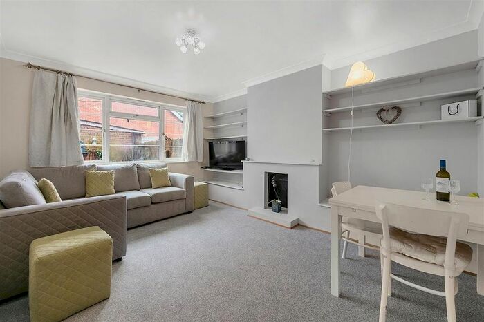 2 Bedroom Flat To Rent In Croham Road, South Croydon, CR2