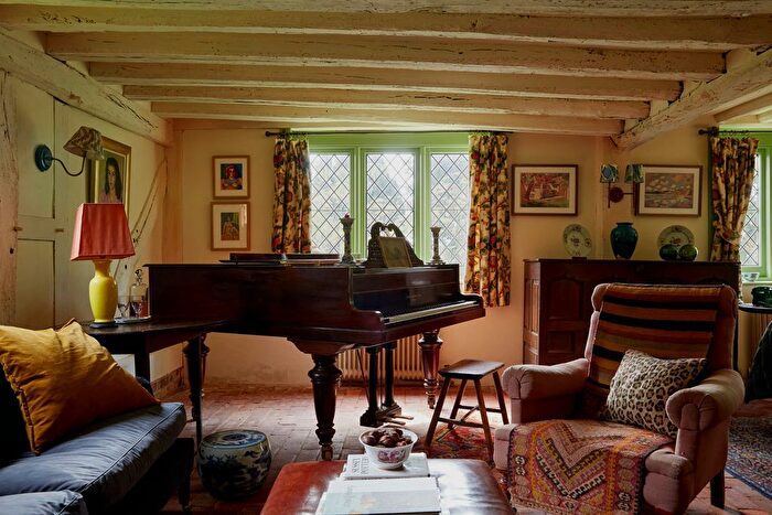 4 Bedroom Detached House For Sale In Udimore Road, Rye, East Sussex, TN31