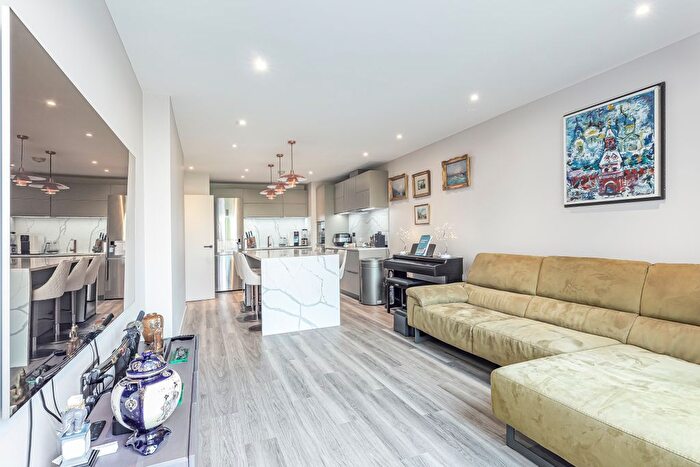 2 Bedroom Flat To Rent In Bodiam Court, Lakeside Drive, Park Royal, London, NW10