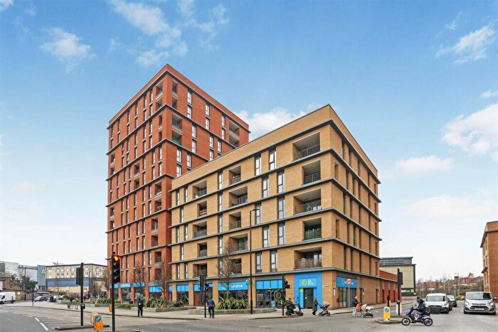 2 Bedroom Apartment To Rent In High Street, Sutton, SM1