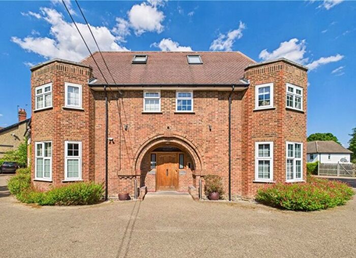 2 Bedroom Flat For Sale In Montagu Gardens, Wallington, SM6