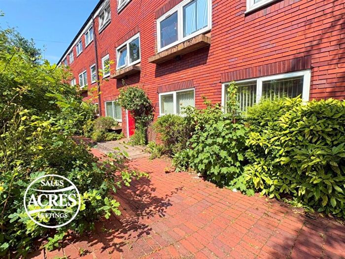2 Bedroom Flat For Sale In Coleshill Street, Sutton Coldfield, B72