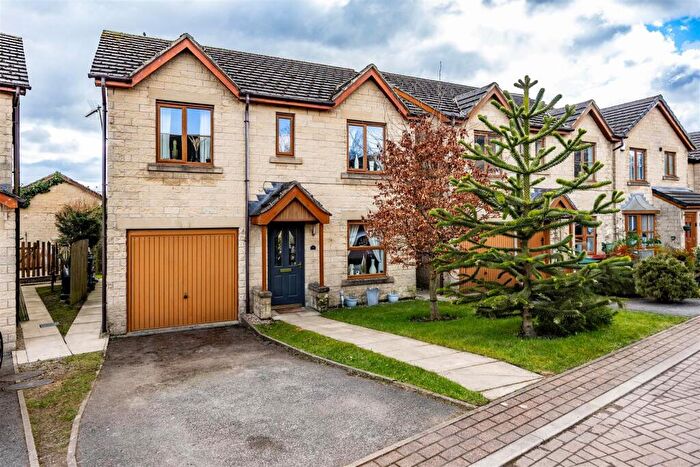 4 Bedroom Detached House For Sale In Woodthorpe, Denholme, Bradford, BD13
