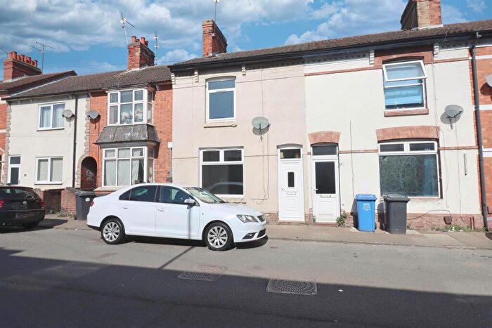 3 Bedroom Terraced House To Rent In Regent Street, Kettering, NN16