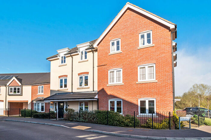 2 Bedroom Apartment For Sale In Elm Drive, Woodley, Reading, RG5