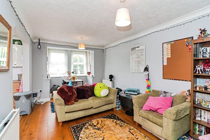 2 Bedroom Flat For Sale In Adrian Court, Lowestoft, NR32