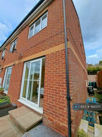 1 Bedroom Flat To Rent In Popes Meadow Court A, Luton, LU2