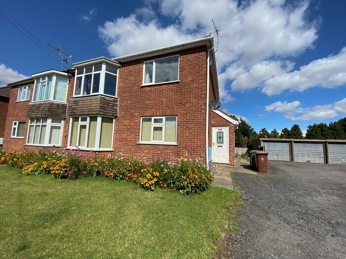 2 Bedroom Ground Flat To Rent In Rosemary Avenue, Grimsby, DN34