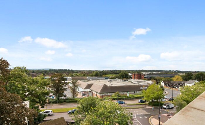 1 Bedroom Flat To Rent In Rickfords Hill, Aylesbury, HP20