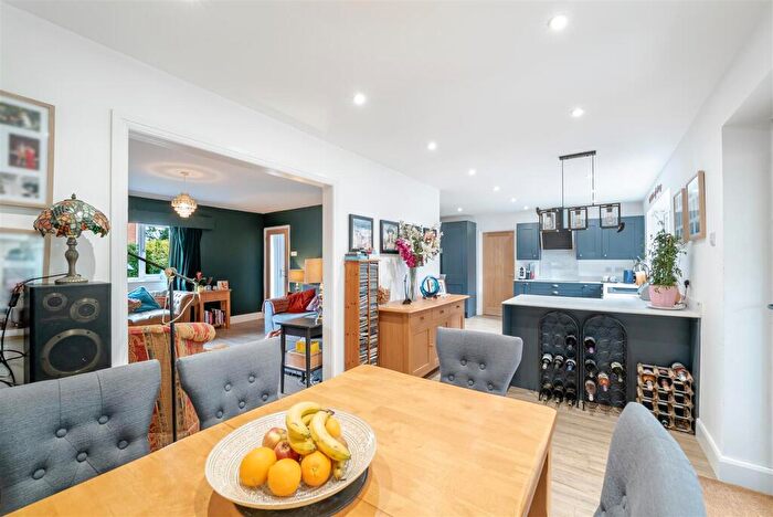 5 Bedroom Detached House For Sale In Hobbiton Road, North Worle - Annexe, BS22
