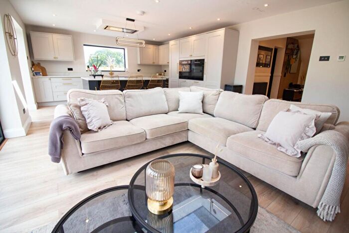 4 Bedroom Detached House For Sale In Lipyeate, BA3