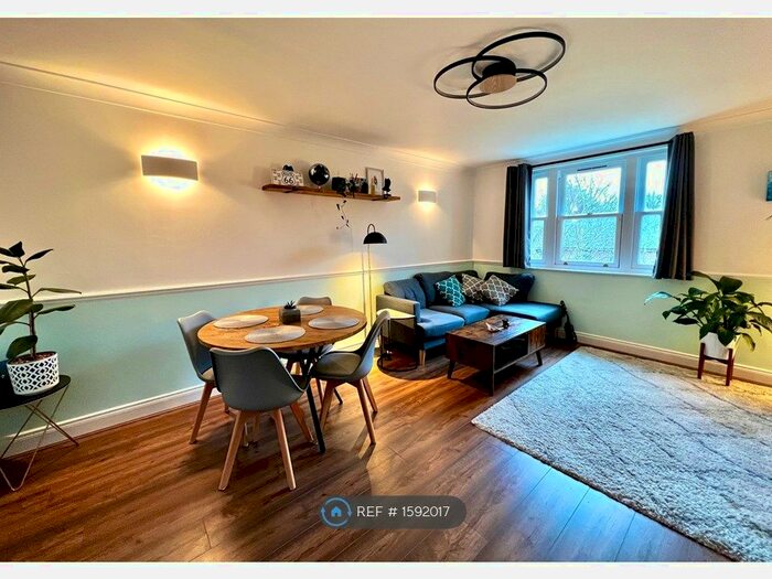 2 Bedroom Flat To Rent In Lewisham Way, London, SE4