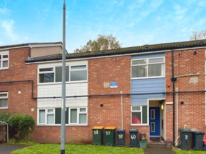 1 Bedroom Flat To Rent In Part Furnished Large Flat. Melfort Gardens, Newport, NP20