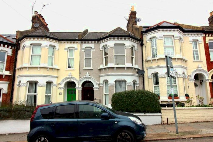 2 Bedroom Flat To Rent In Swaffield Road, London, SW18