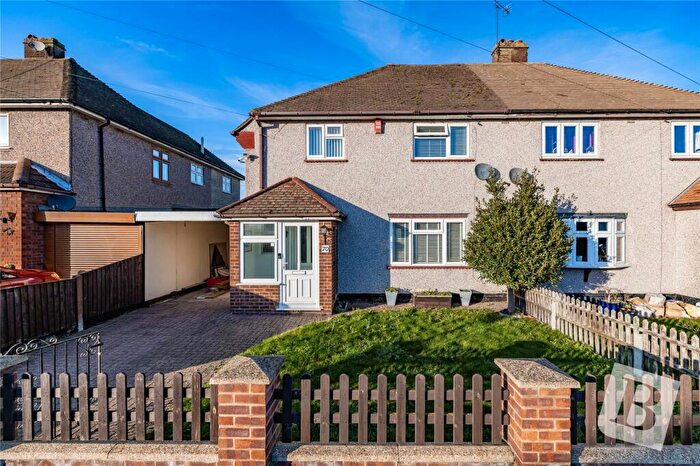3 Bedroom Semi Detached House For Sale In Danes Way, Pilgrims Hatch, Brentwood, Essex, CM15