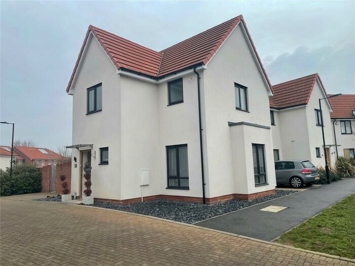 3 Bedroom Detached House To Rent In Radar Close, Southend-on-Sea, Essex, SS2