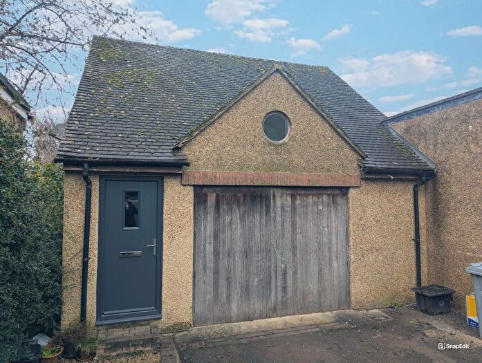 1 Bedroom Flat To Rent In Cross Leys, Chipping Norton, OX7