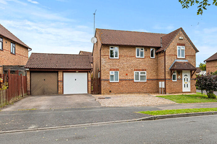 4 Bedroom Detached House For Sale In Sycamore Drive, Desborough, NN14