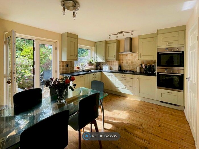 4 Bedroom Terraced House To Rent In Burnt Ash Lane, Bromley, BR1