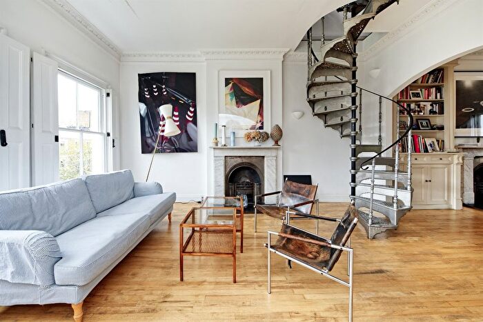 2 Bedroom Flat To Rent In Leamington Road Villas, London, W11