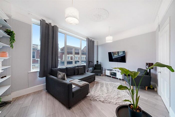 1 Bedroom Flat To Rent In York Street, Twickenham, TW1