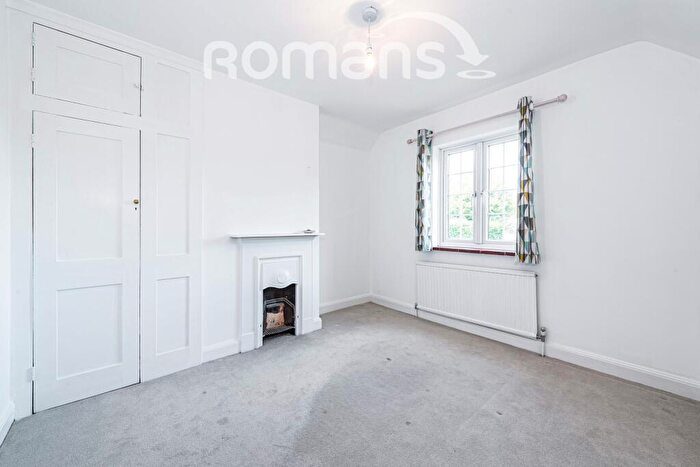 4 Bedroom Semi-Detached House To Rent In Elm Road, Earley, Reading, RG6