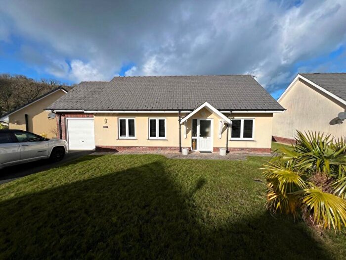 4 Bedroom Bungalow For Sale In Dolphin Court, New Quay, SA45