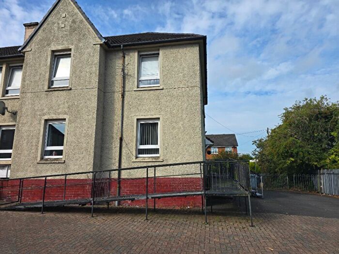 3 Bedroom Flat To Rent In Machanhill View, Larkhall, ML9