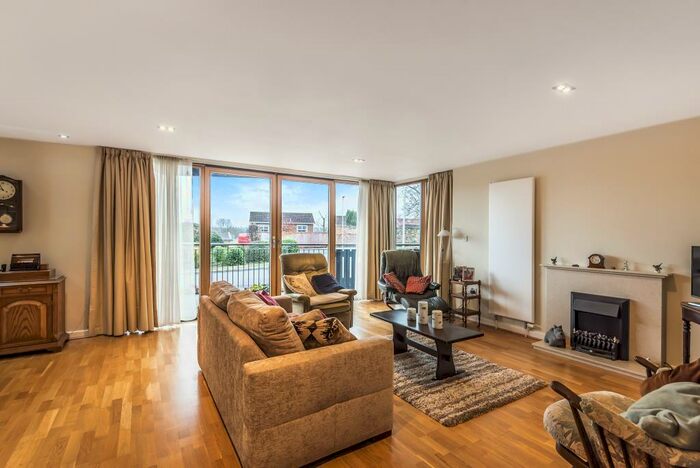 2 Bedroom Apartment To Rent In Newbury, Berkshire, RG14