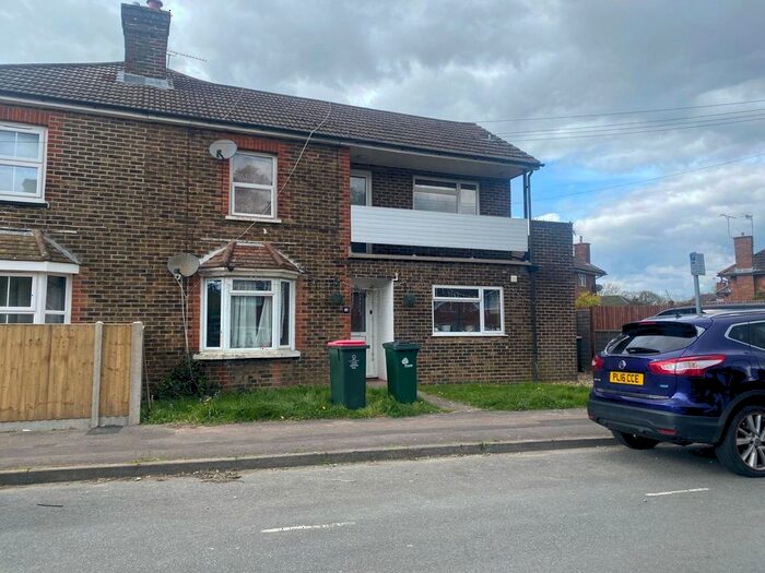 2 Bedroom Maisonette To Rent In Mill Road, Crawley, West Sussex, RH10