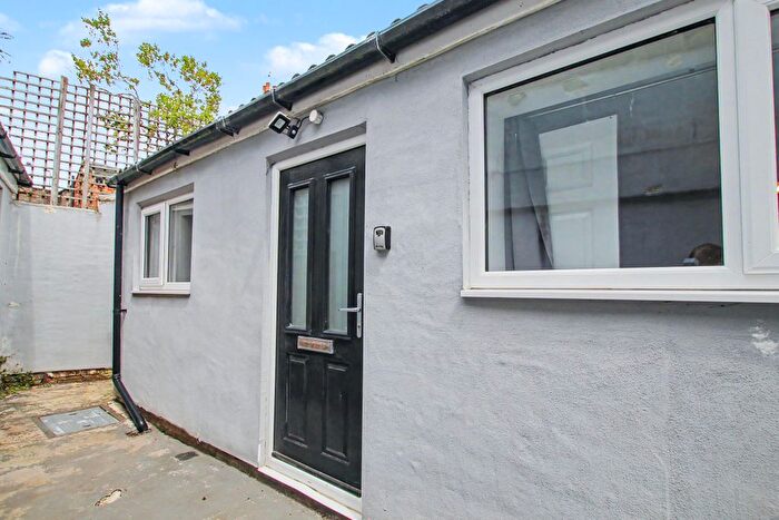 1 Bedroom Flat For Sale In Flat, Park Green, Macclesfield, Cheshire, SK11