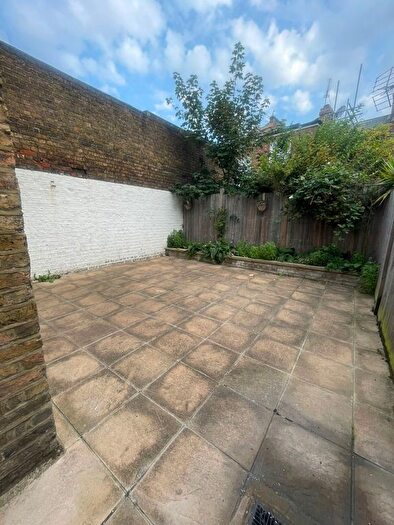2 Bedroom Flat To Rent In Charlton Road, London, NW10