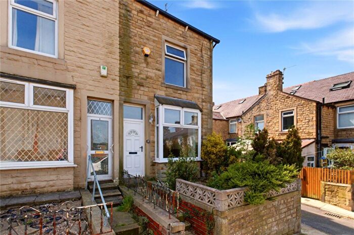 2 Bedroom End Of Terrace House For Sale In Lower East Avenue, Barnoldswick, Lancashire, BB18