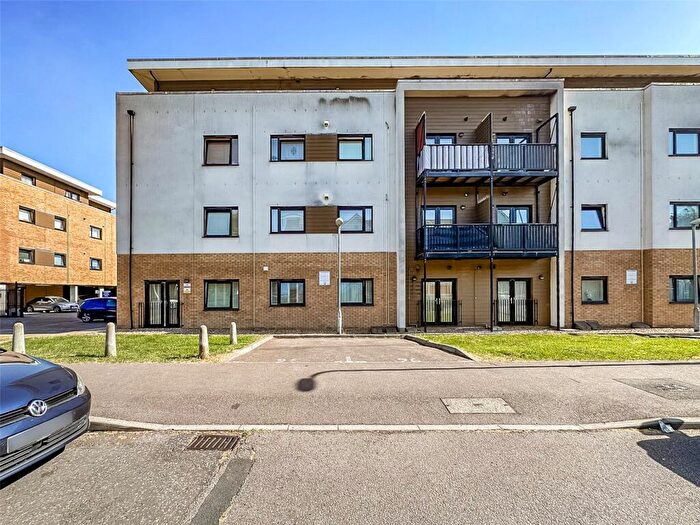 3 Bedroom Apartment For Sale In Spring Gardens, Romford, RM7