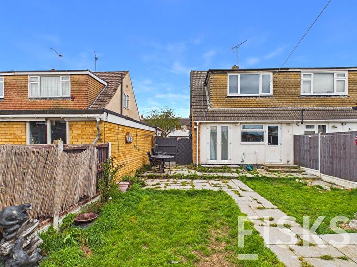 2 Bedroom Semi Detached House For Sale In Seamore Avenue, Benfleet, SS7