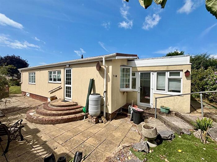 2 Bedroom Park Home For Sale In South Coast Road, Peacehaven, BN10
