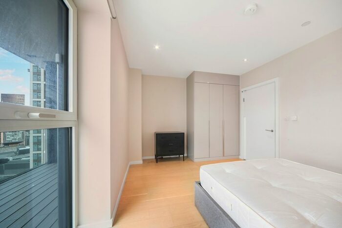 1 Bedroom Flat To Rent In Glasshouse Gardens, Stratford, London, E20
