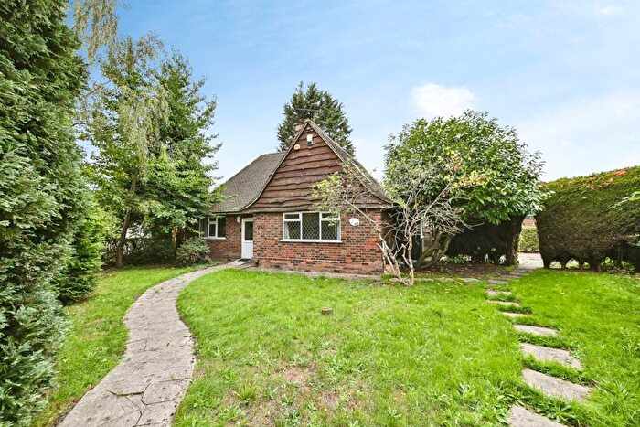 4 Bedroom Bungalow For Sale In Middleton Boulevard, Wollaton Park, Nottingham, NG8