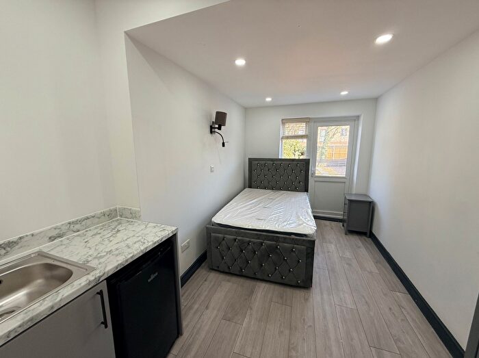1 Bedroom Flat To Rent In Glenhurst Road, Southend, SS2