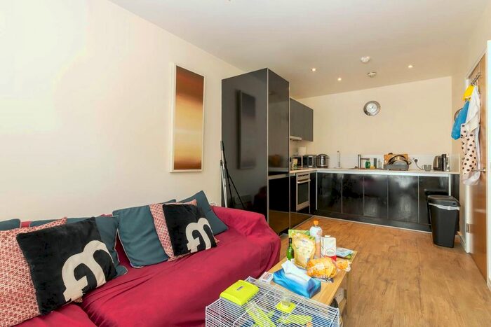2 Bedroom Flat To Rent In Worcester Street, Birmingham, B2