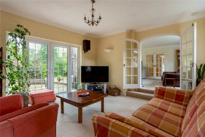 5 Bedroom Detached House For Sale In Shepherds Way, Liphook, GU30