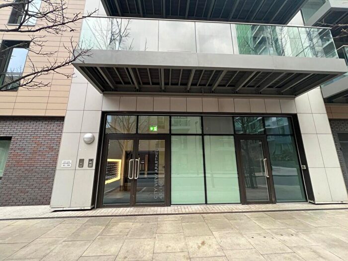 2 Bedroom Apartment To Rent In City View, Woodberry Down, N4