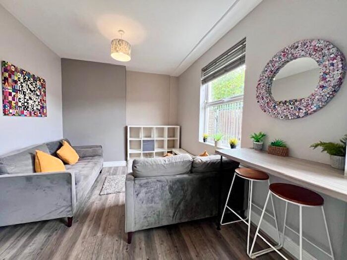5 Bedroom House To Rent In Edmund Road, Sheffield, S2