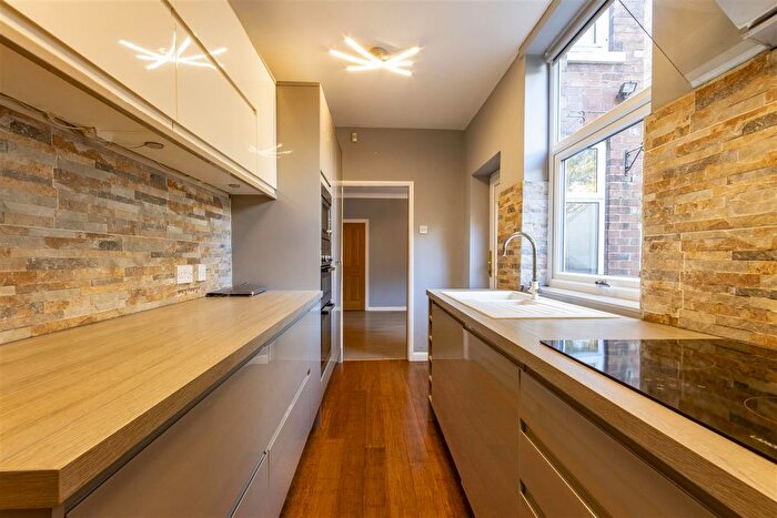 2 Bedroom Semi-Detached House For Sale In Brockwell Lane, Brockwell, Chesterfield, S40