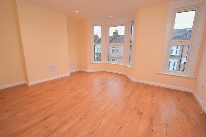 2 Bedroom Flat To Rent In Montague Road, Leytonstone, E11