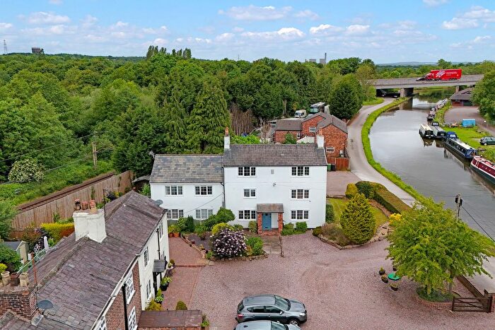5 Bedroom Detached House For Sale In The Wharf, Preston Brook, WA7
